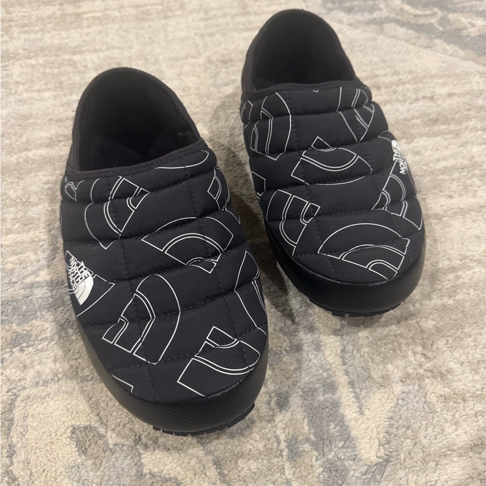 The North Face Slippers (Size 7)
